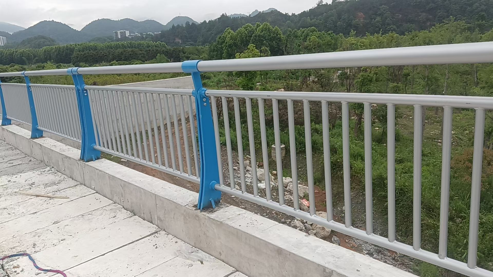 保山市不锈钢栏杆桥梁护栏 - 一站式服务